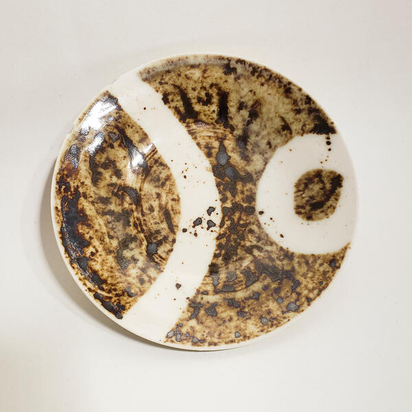 )o, 2019, porcelain, glaze: bronze, clear